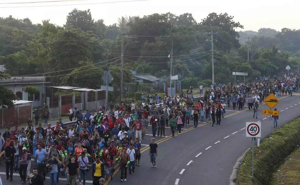 Growing caravan of migrants pushes deeper into Mexico